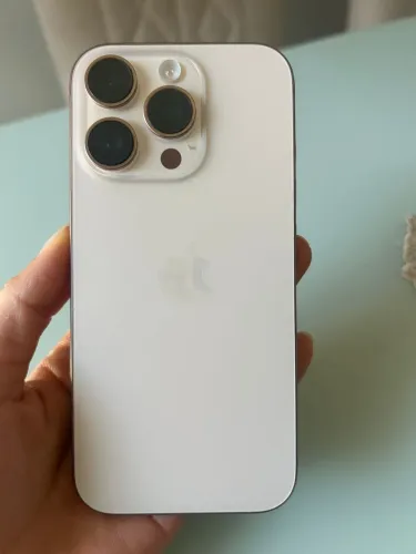 iPhone 16 Pro 256GB - Titânio Deserto (Bege) - Impecável!
