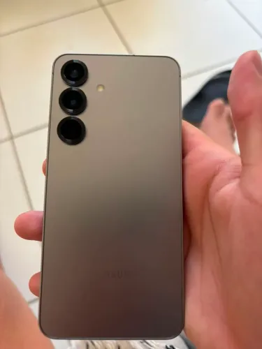 S25 de 256gb com caixa nota fiscal e na garantia