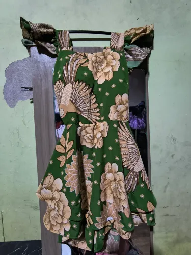 Vende-se duas macaquinha