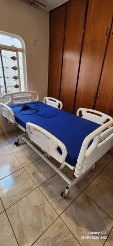 Cama Hospitalar Motorizada com Colchão e Grades - Excelente Oportunidade