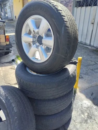 Rodas aro 17 Hilux com pneus 265 65 r17