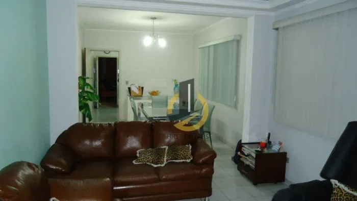 Casa à venda - 193m² - 3 dormitórios (1 suíte) - 2 vagas - na Vila Gumercindo em São Paulo