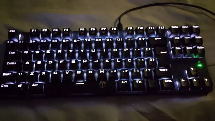 Teclado mecânico T Dagger Bora