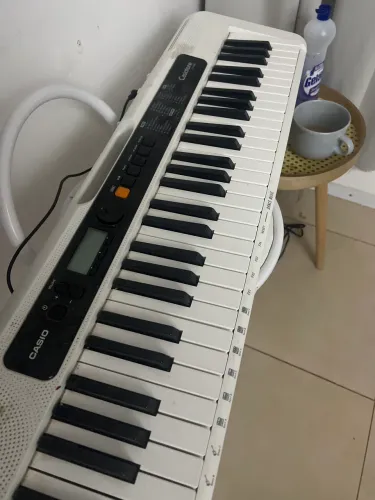 Teclado Musical Digital Casio Casiotone CT-S200 61 Teclas