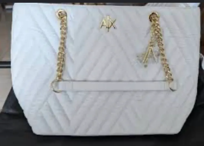 Bolsa Armani usada 1 vez!!!! Super nova