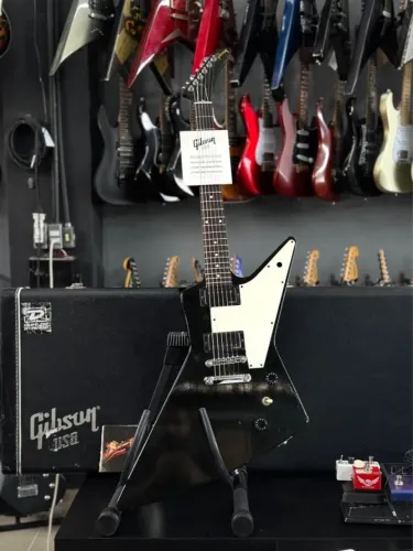 Guitarra Gibson Explorer 2010 + TAGS + HARDCASE ORIGINAL + CAPS EMG ( tenho os originais)