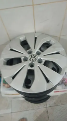 vendo jogo de rodas de ferro aro 17 junto com jogo de calotas 