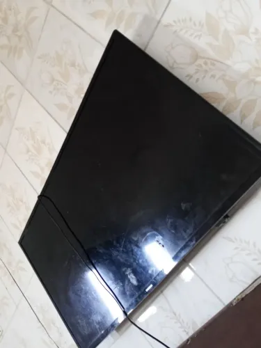 Tv para retirar peça
