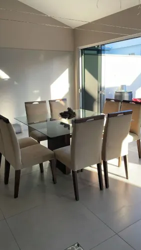 Mesa de jantar para 8 lugares