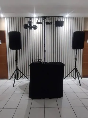 Som DJ e iluminação para festas e eventos