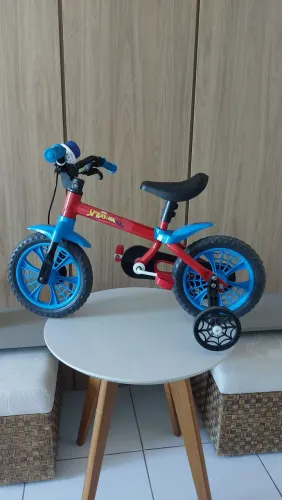 Bicicleta Infantil aro 12 em estado de nova