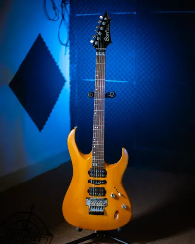 PROMOÇÃO Guitarra Cort Viva Gold II Caps Malagoli Custom 59, HH777 e Custom Alnico Blues