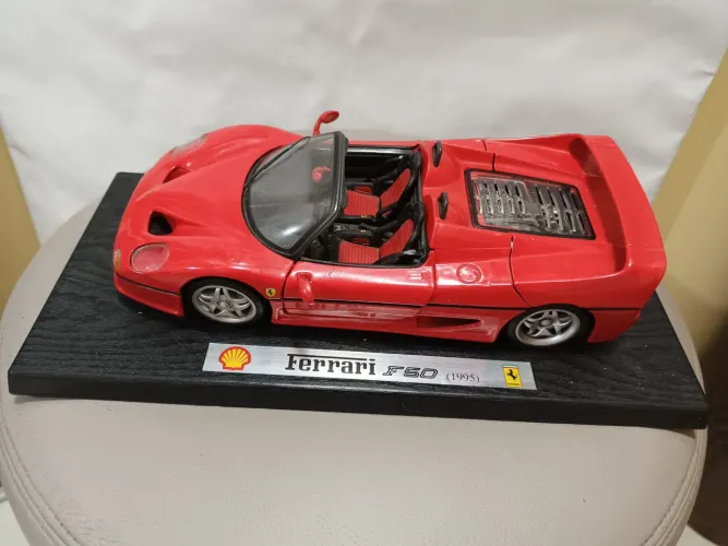 Miniatura Ferrari F50 1995