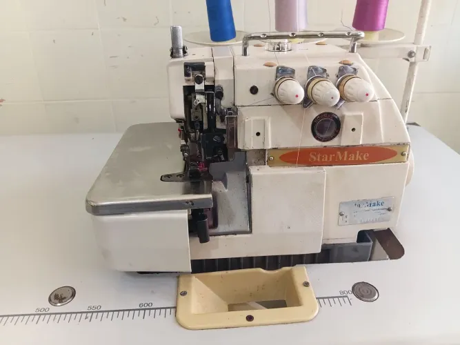 Vendo overlok em bom estado 1950reais contato * 