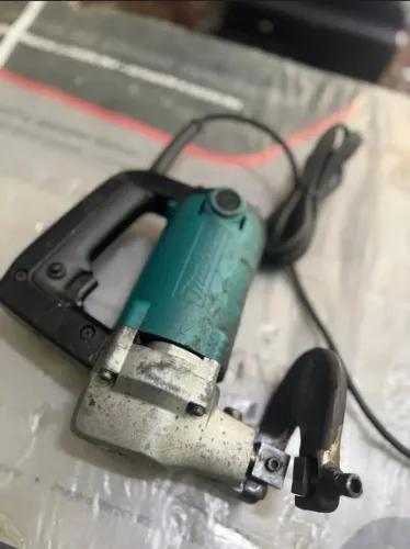 Tesoura faca Makita 