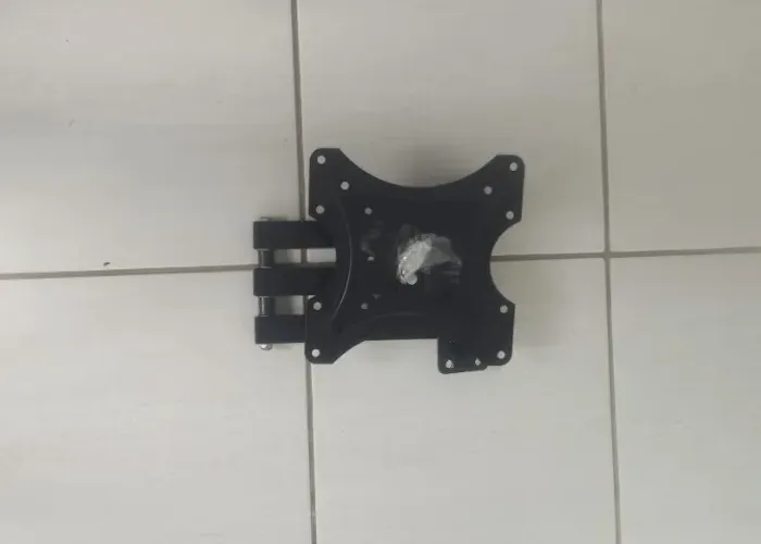 Suporte Articulável TV de 10"/55", 4 Mov, Giro Horizontal 180°, Inclinação Vertical 15°