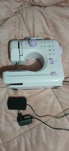 Vende-se mini Máquina de costura