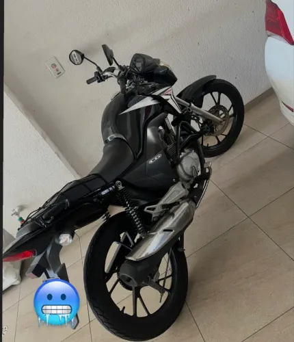 TITAN 2015 IMPECÁVEL