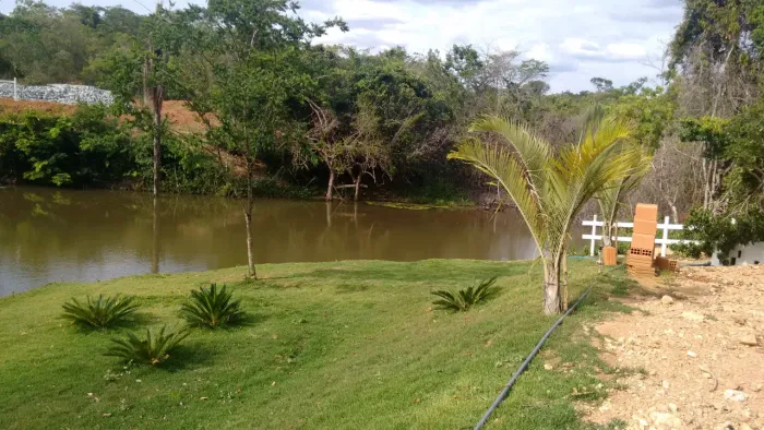 Linda Chácara de 27.000 m² no Condomínio Serra de Minas com Belíssima Vista