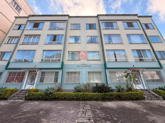 Apartamento para locação na Rua Cel. Veiga, Petrópolis RJ.