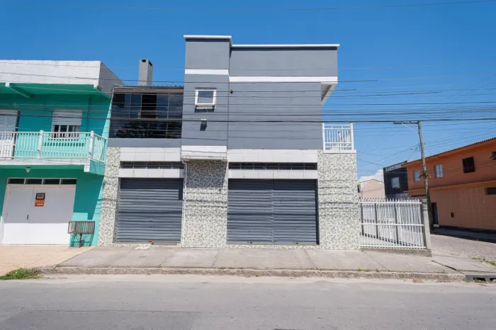 Parte inferior de prédio disponível para aluguel no Fragata em Pelotas RS, com boa visibil