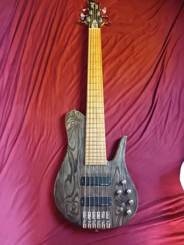 Baixo WG 6 cordas Prateado Signature