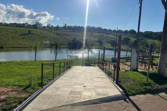 Seu Refúgio no Campo: Casa Pré-Fabricada em Lote de 1.000 m²