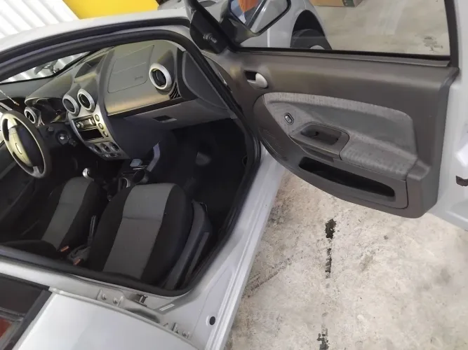 Ford Fiesta Sed. 1.6 8V Flex 4P 2013