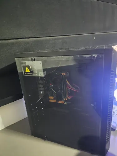 Pc de estudo + mouse e teclado.