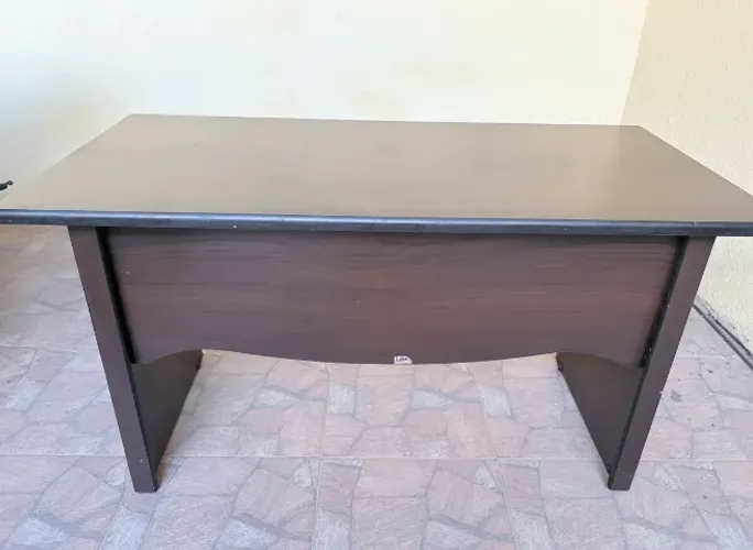 Mesa e Armário Para Escritório