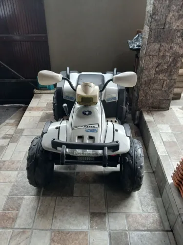 Quadriciclo Polaris Peg-Pérego Sportsman 700