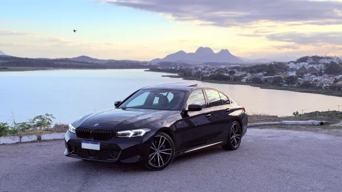 BMW 320I A 2.0 TB M Sport Activeflex 16V 4P 2023
