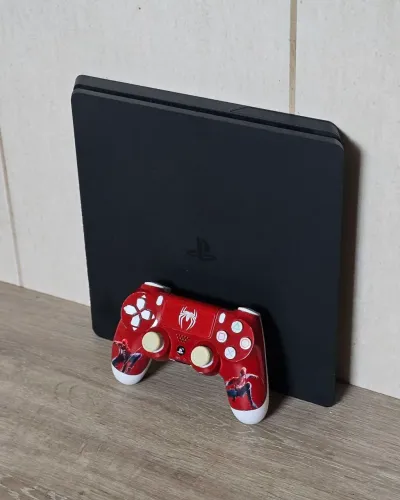 Ps4 slim 1T