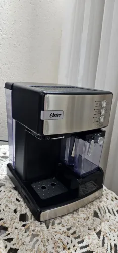 Cafeteira Oster Primalatte 220v - Excelente Estado - Compatível com Cápsulas Nespresso
