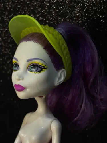 Monster high Spectra Sucata