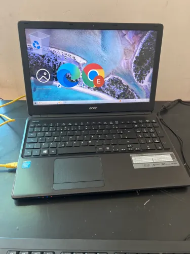 Notebook acer funcionando