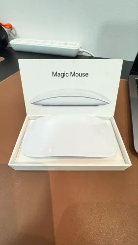 Mouse sem fio Apple Magic Mouse - conexão Bluetooth - cor branca