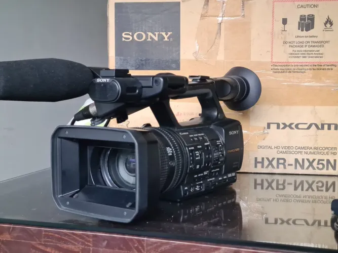 Filmadora Sony NX5 completa na caixa
