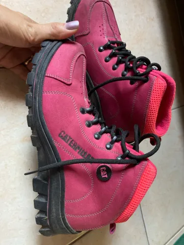 Bota Cat feminino 39