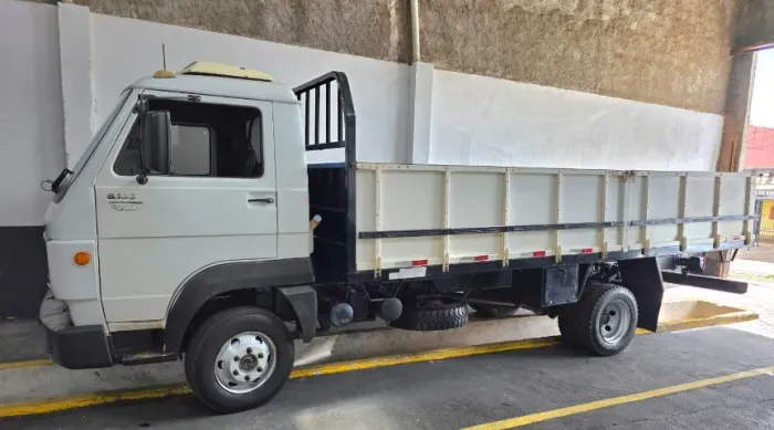 Caminhão vw 8.160 2012