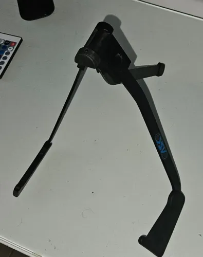 Suporte dobrável para instrumentos musicais
