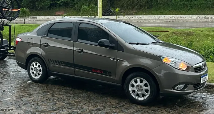 Fiat Grand Siena Attrac. 1.4 EVO F.flex 8V 2013