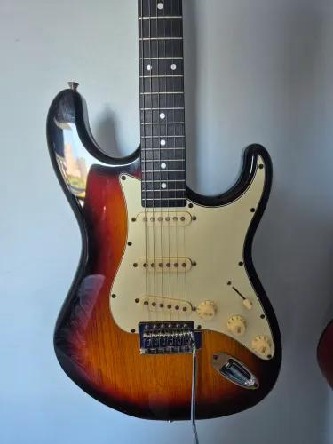 Guitarra stratocaster tagima memphis mg30