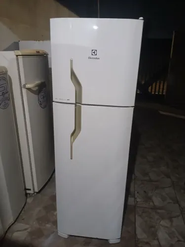 GELADEIRA ELECTROLUX FROST FREE