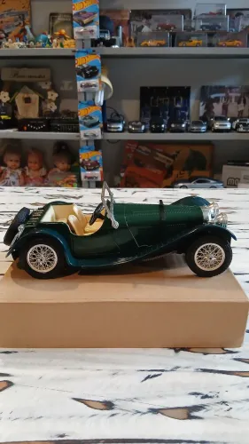 Jaguar SS 100 de 1937. Da Burago. Escala 1:18