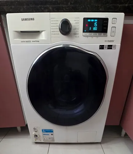 Samsung EcoBubble WD11J64E4AW, lava e seca de 11 kg (lavagem) e 7 kg (secagem).