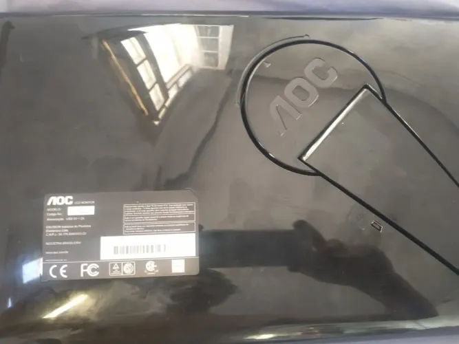 Vendo monitor portátil LCD AOC 15'