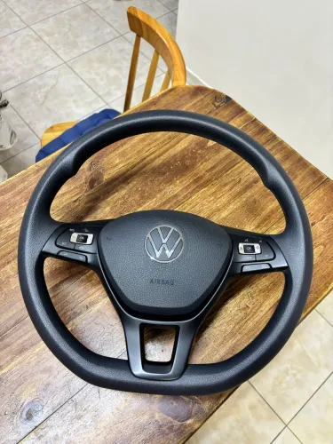 Volante original VW POLO 2025 pouco uso