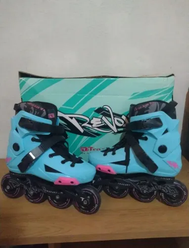 PATINS TRAXART REVOLT INLINE SKATES AZUL CLARO -TAMANHO 38/39