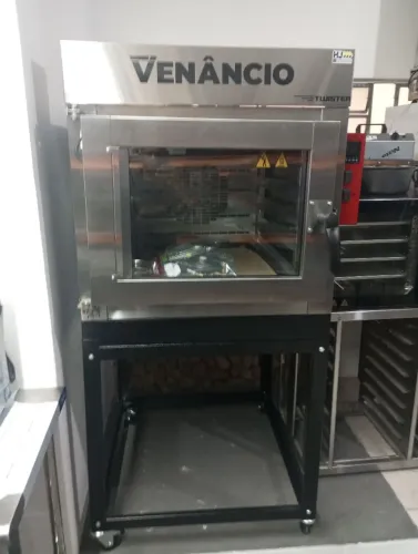 NZ. Forno turbo a gás 5 assadeiras Venâncio 